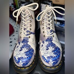 Dr. Martens x The Met Great Wave